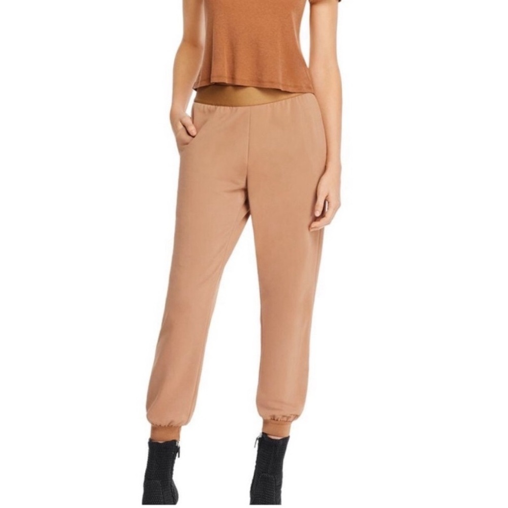 Alice + Olivia Jogger Tan Pull-on pants